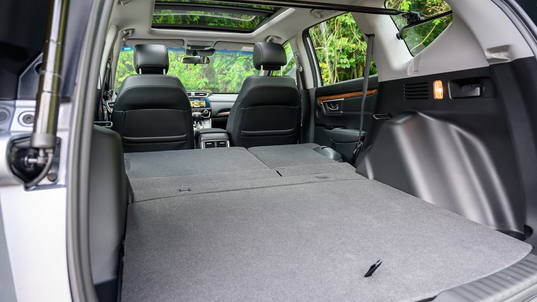 小改款CR-V仍帶來相當不錯的空間機能，讓車主可以靈活運用。