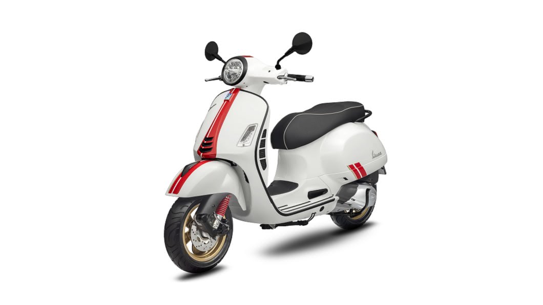 受到1960年代賽車與摩托競速興盛的啟發,Vespa 今年推出了Racing Sixties特仕版。(圖片來源/ Vespa) 感受60年代賽車風情 GTS 300 Racing Sixties開放預購