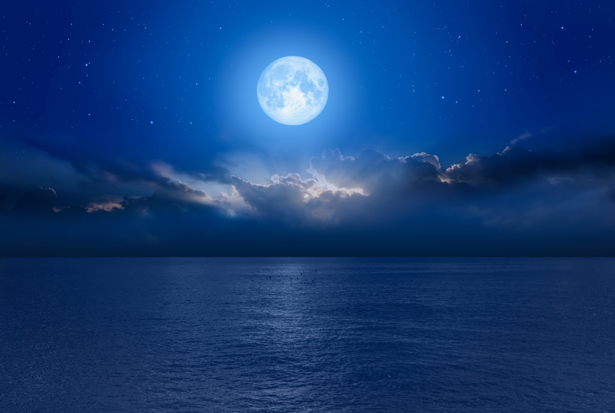 天文迷準備好賞月囉！最美「藍月亮」10/31萬聖節現身，肉眼看到飽