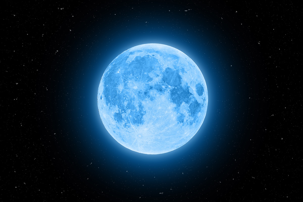 超罕見！「藍月亮」10/31萬聖節登場，肉眼就能看到飽