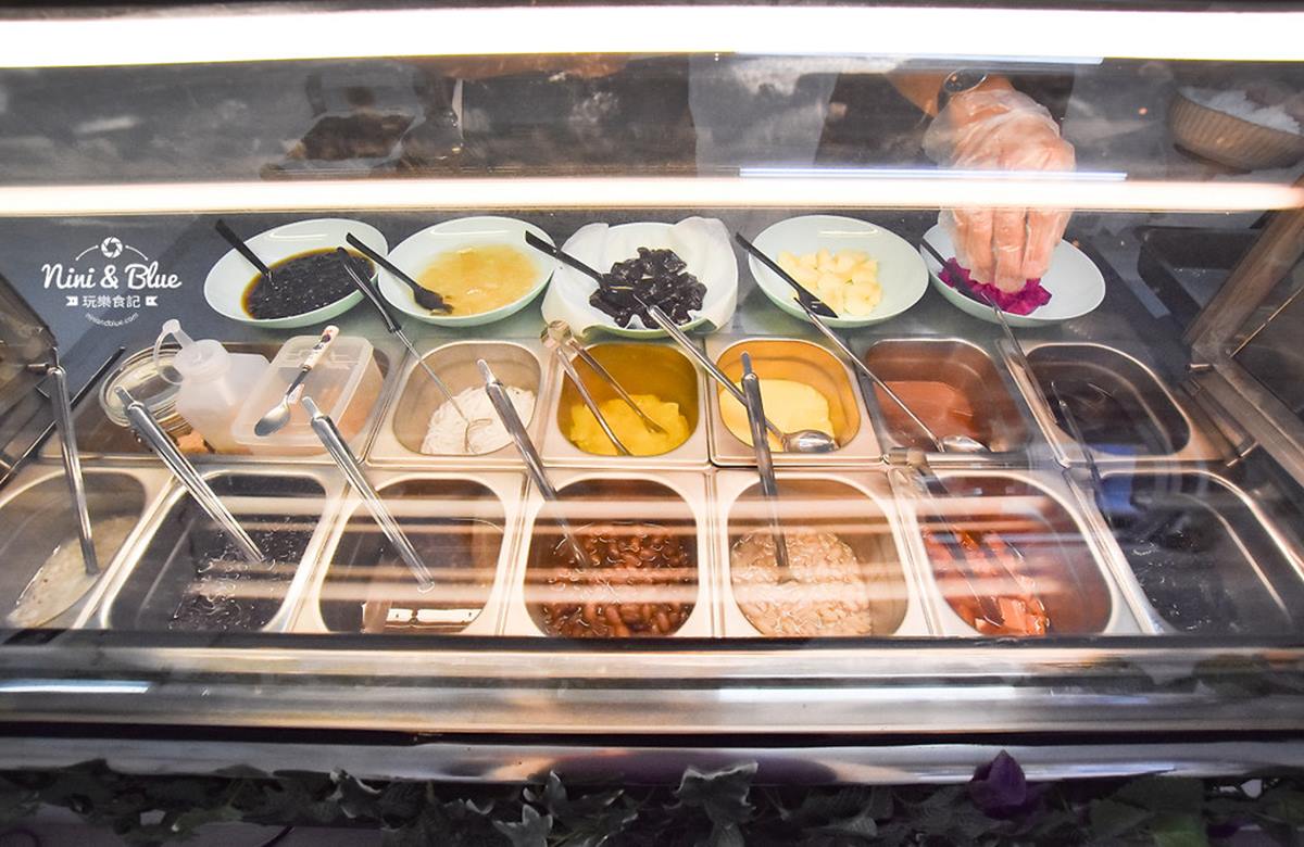 冰控快衝！台中剉冰可任選5款風味、18種配料，必試椰香火龍果糖漿、黃金鳳梨