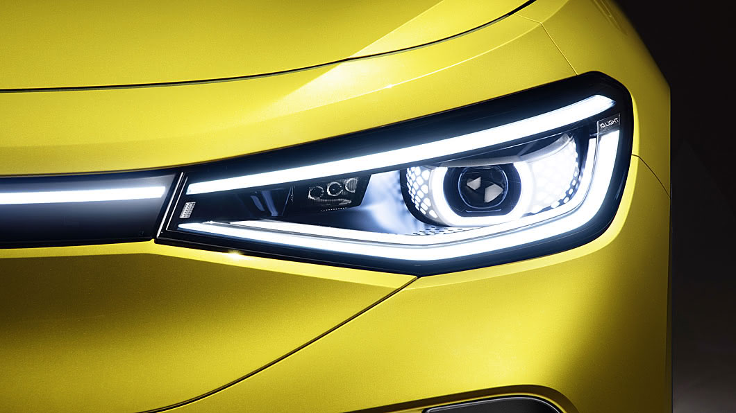 搶在ID.4完整曝光前,Volkswagen先行揭露ID.4之照明細節。(圖片來源/ Volkswagen) 晶亮眼神先曝光 VW電動休旅ID.4即將現身