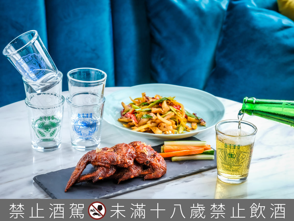 18天台灣生啤酒聯名Ch-eat & Drink、夠夠肉火鍋，現在點專屬套餐就送限量設計款啤酒杯，快揪你的好友#1起吃飯8！