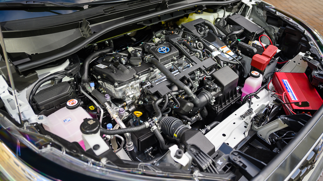 國產休旅中僅有Corolla Cross提供油電複合動力選擇。(圖片來源/ TVBS)