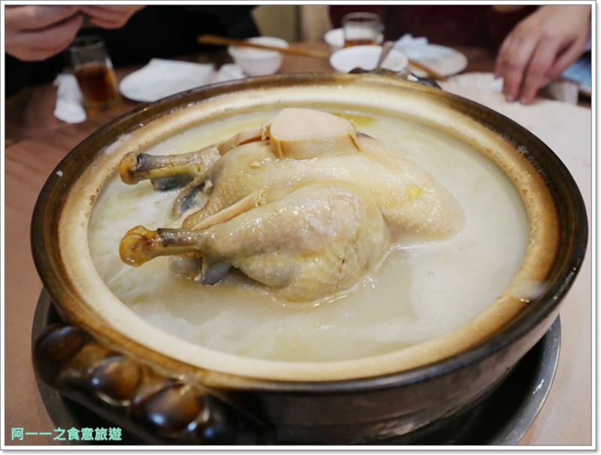 老饕都吃這幾家！台北6間聚餐不敗老字號：爆汁排骨酥、鳳眼鮑魚、「肉凍」白斬雞