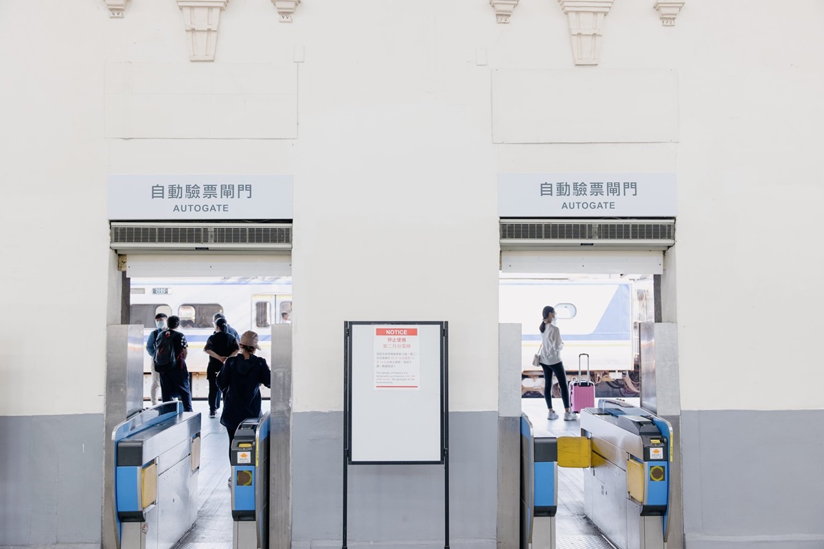 有日本的FU！「新竹火車站」變身純白簡約風，首間台鐵便當概念店也在這