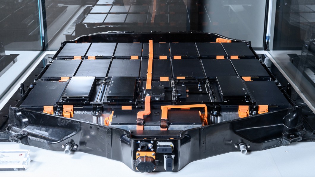 電池容量設定為50kWh，最大續航力可達360公里。(圖片來源/ 鴻海)