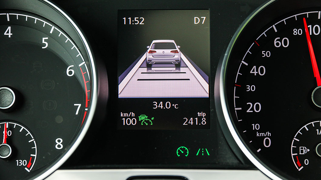ACC為全速域版本，搭配車道置中式車道維持輔助。