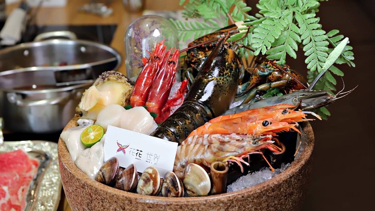 吃到痛風也甘願！北中南17間浮誇系海鮮料理：整隻龍蝦炒飯、滿料鮮牡蠣火鍋