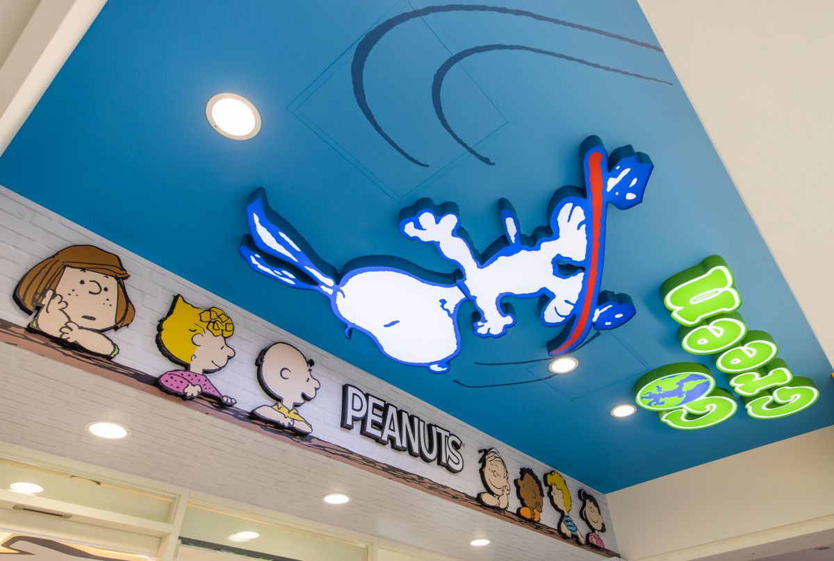 史努比超商二號店要開了！結合環保地球，打造立體燈飾、Snoopy彩色塗鴉牆