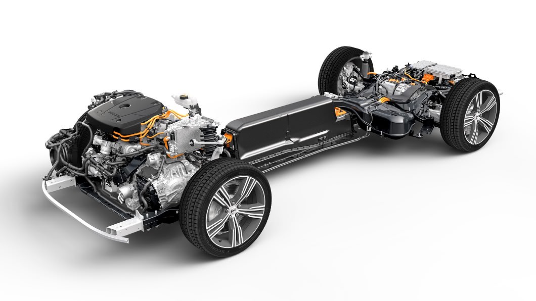 T8 Recharge動力由2.0升雙增壓引擎搭配電動馬達與鋰電池組共同組成。(圖片來源/ Volvo)