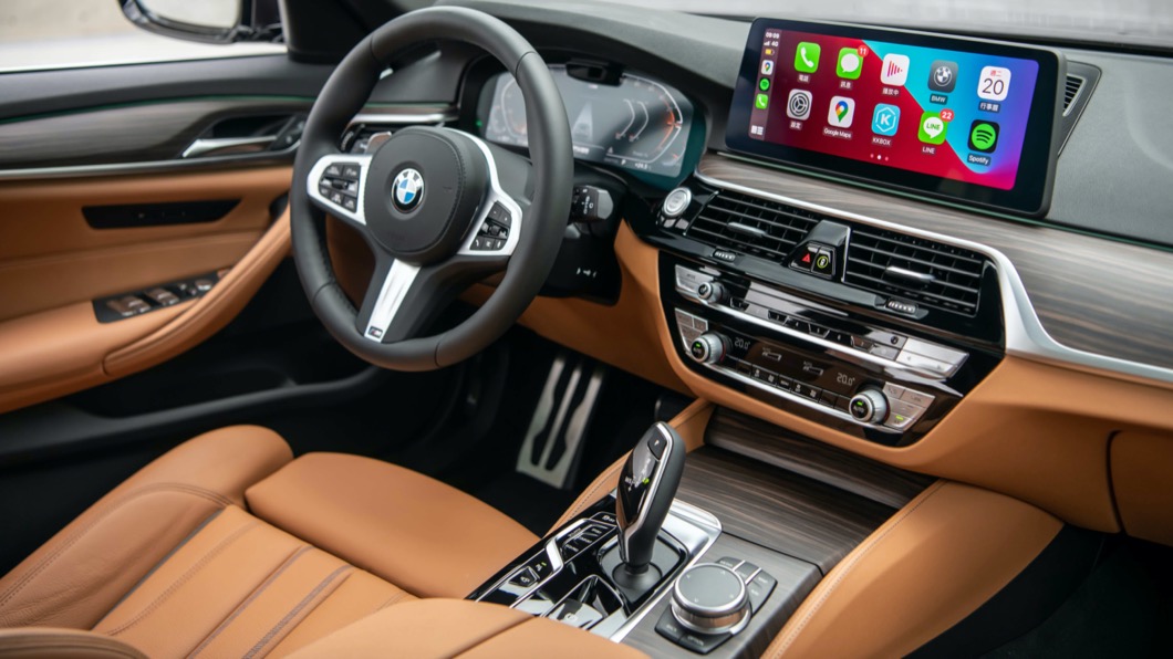 坐進車內，全數位虛擬座艙將駕駛導向與智能科技完美融合。(圖片來源/ BMW)