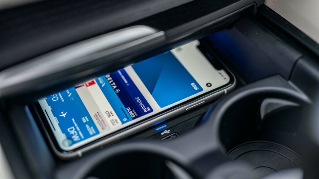 小改款BMW 5系列還有一大亮點，就是可以讓你手中的Apple iPhone變身為數位鑰匙。(圖片來源/ BMW)