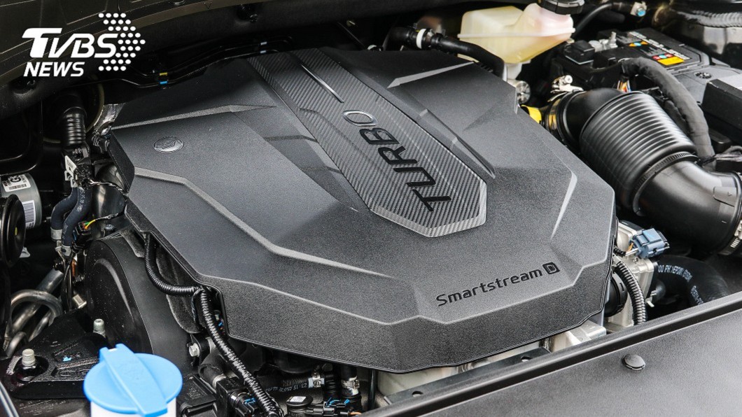 動力心臟改採2.2升Smartstream柴油引擎，具備202匹最大馬力。