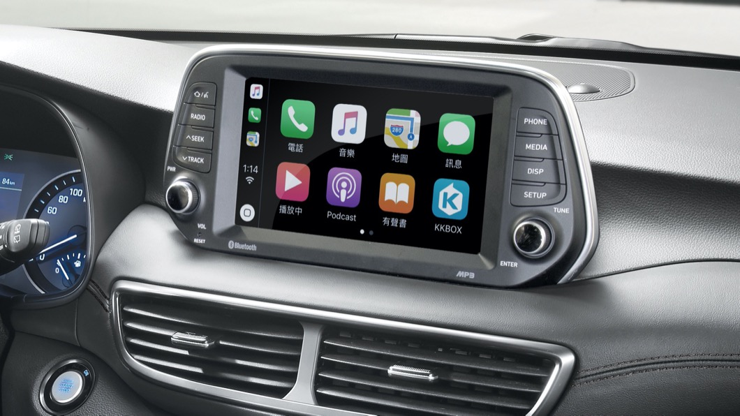 8吋影音主機結合Apple Carplay功能，帶來良好科技體驗。(圖片來源/ Hyundai)