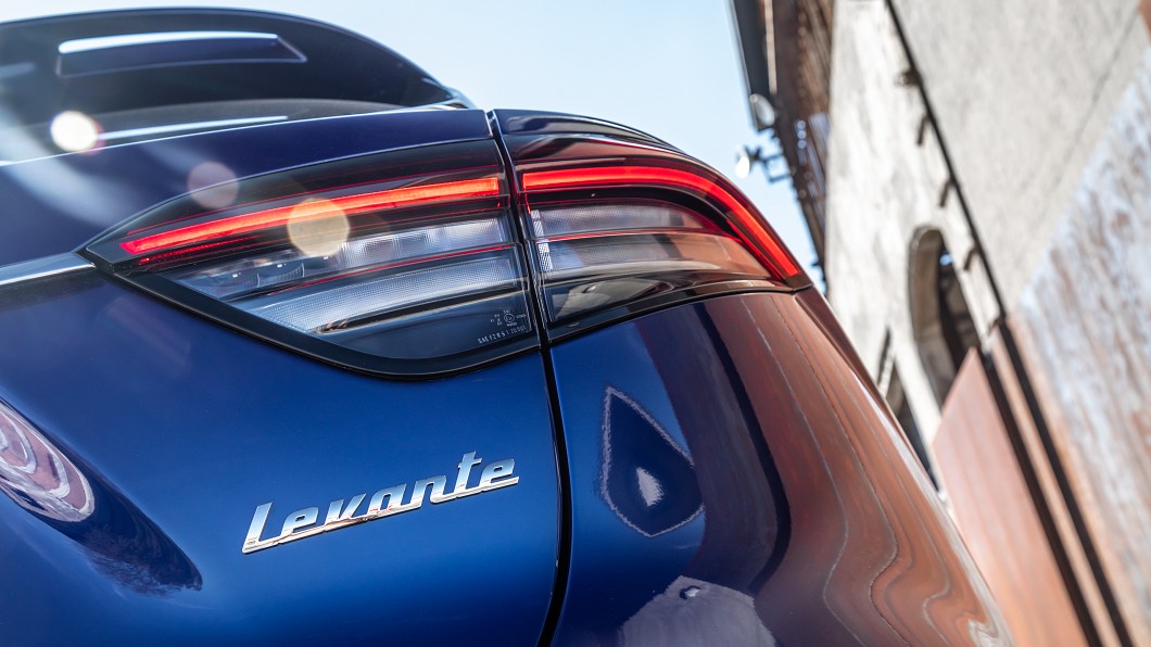 Levante車系導入Boomerang旋鏢型LED尾燈。(圖片來源/ Maserati)