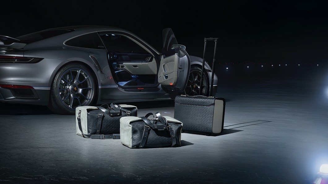 Porsche也將為準車主奉上與其匹配的登機箱與行李袋。(圖片來源/ Porsche)