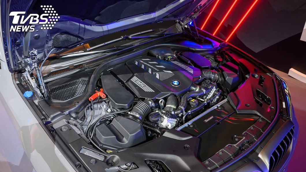 4.4升V8汽油引擎配置雙渦輪雙渦流增壓器，可榨出530匹最大馬力。