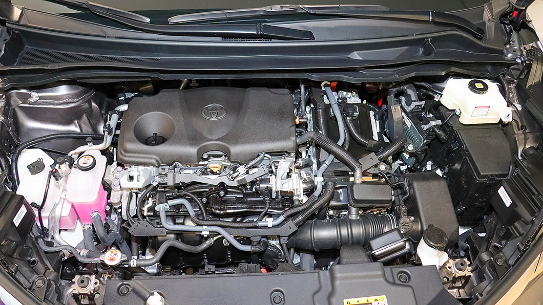 動力心臟改搭2.5L汽油Hybrid油電複合動力系統，具有247匹綜效馬力輸出。(圖片來源/ Toyota) 