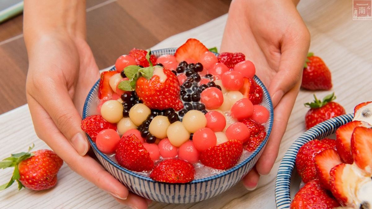 有草莓就必吃！台南冰菓室開賣4款超浮誇冰品，奶蓋、布丁、湯圓都好搭
