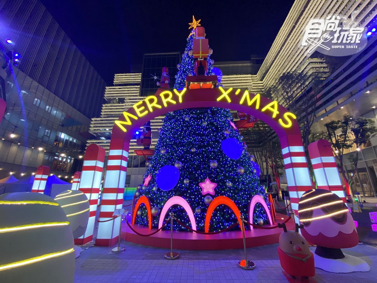 南台灣最高耶誕樹在台南！南紡購物中心「12公尺耶誕樹」超好拍，加碼全新場館即將登場