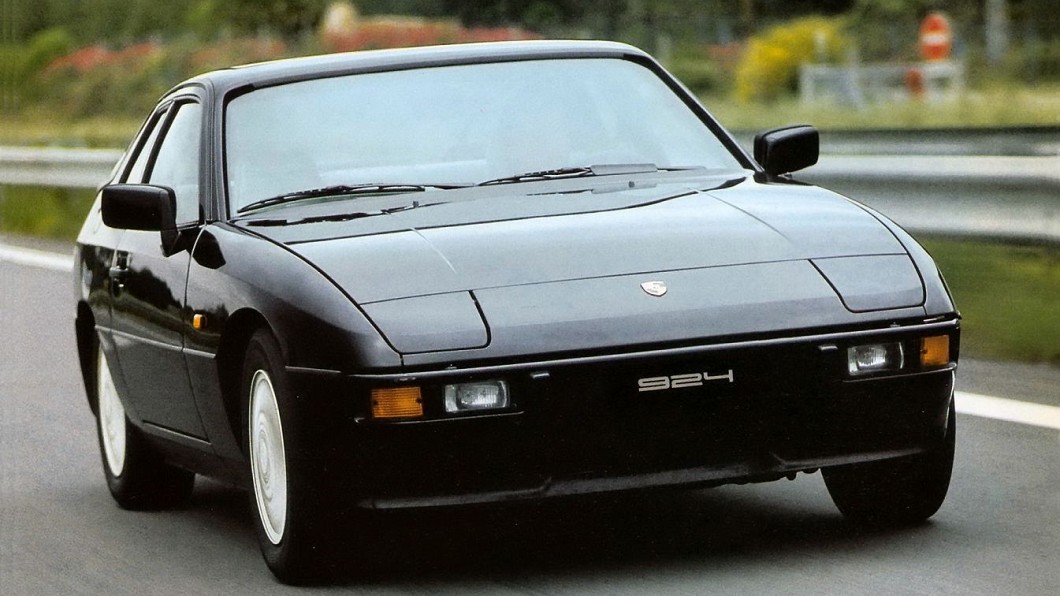 19歲的馬拉度納買了人生第一部車-中古Porsche 924。(圖片來源/ Porsche)