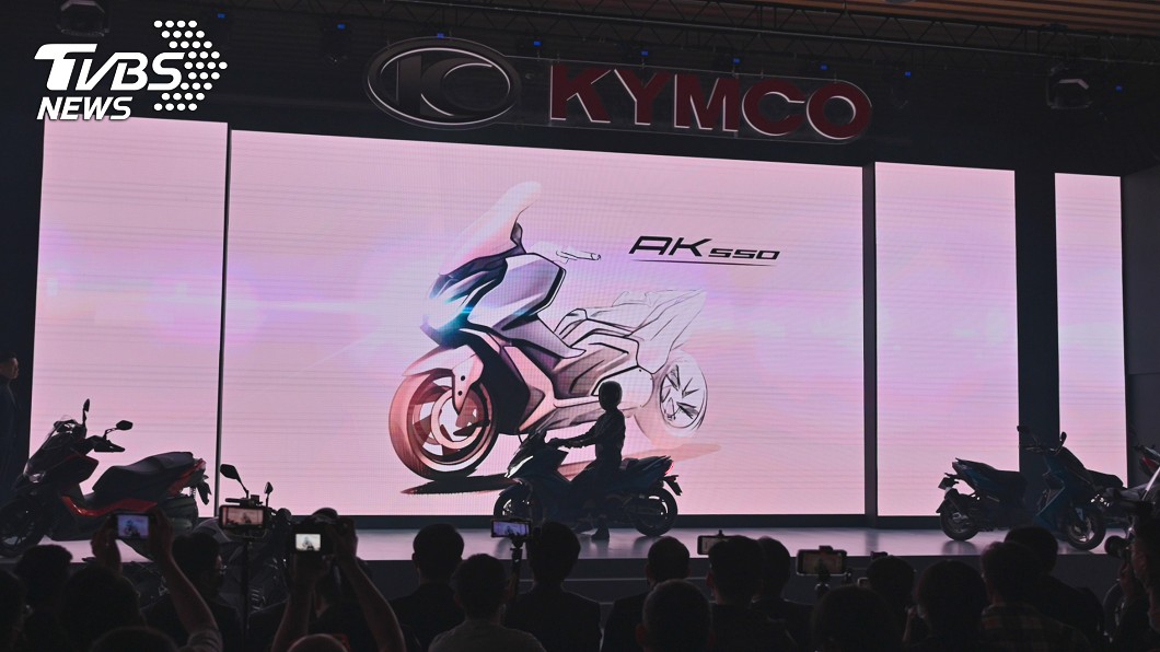 KYMCO也展示全新AK 550概念藍圖與影片，作為本次發表的最大彩蛋。