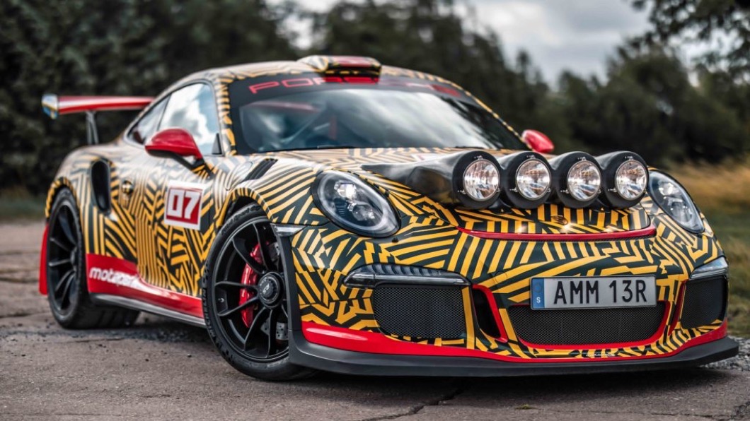 Porsche 911 GT3 RS是一款相當優秀的道路版賽車。(圖片來源/ Motopark) Porsche 911 GT3 RS搖身成為拉力戰車 但底盤不加高真的沒問題?