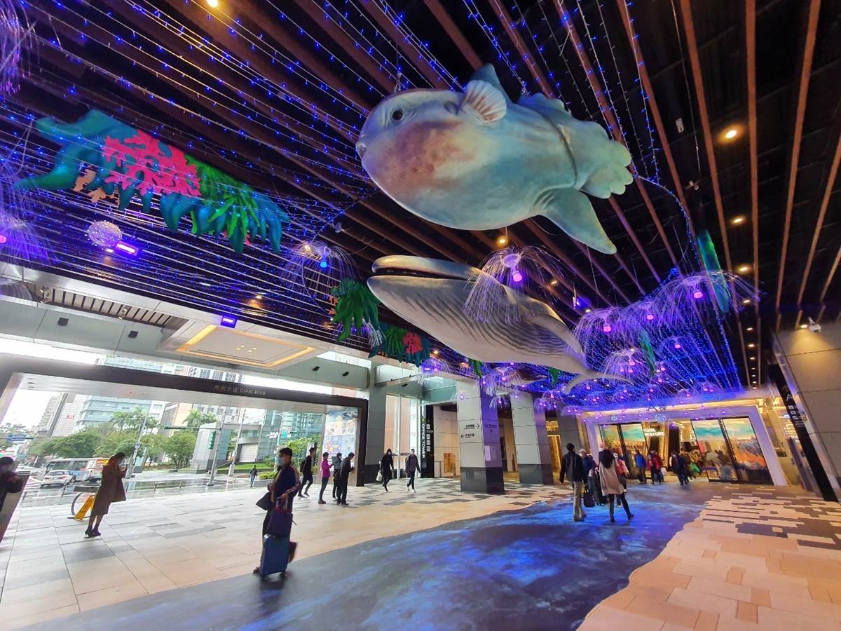 打卡海底世界！南港CITYLINK拍巨大「藍鯨」、星海燈飾，加碼送超Q鯨鯊保暖毯滿額禮