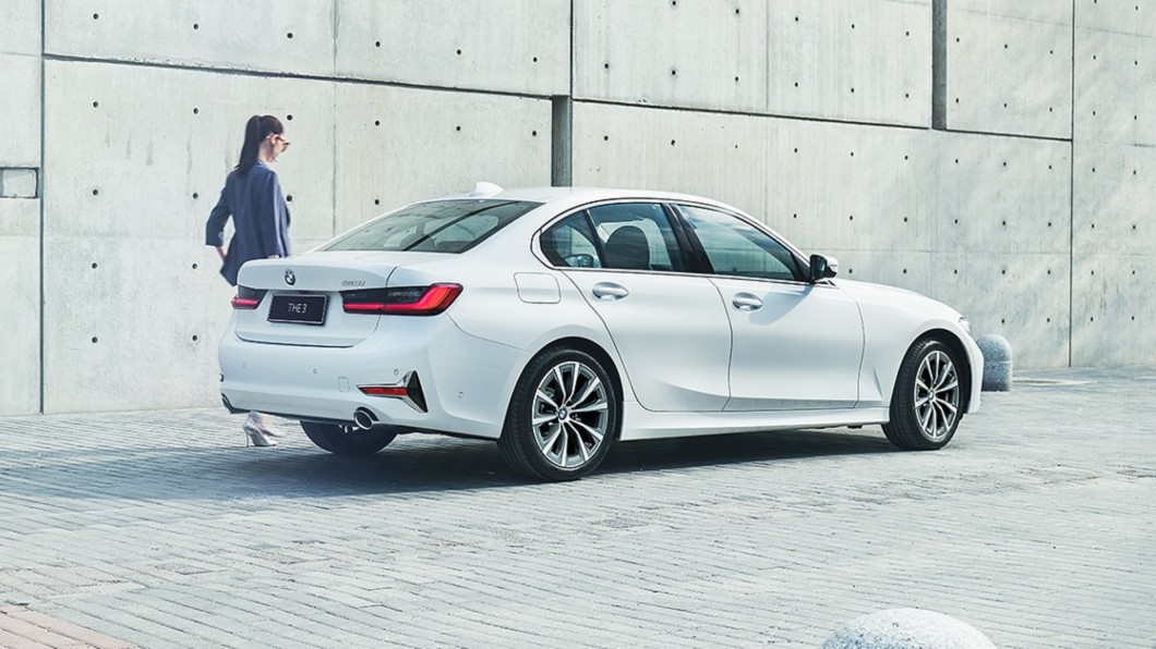 BMW 3系列具備BMW EfficientDynamics高效動力科技、BMW EfficientLightweight輕量化高剛性車體結構與50:50的車身比例達到平衡。(圖片來源/ BMW)
