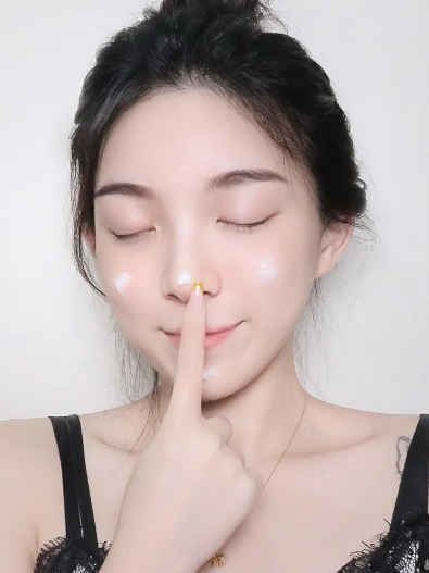 日本美容達人曝「乳液隱藏用法」，自製「乳液面膜」起床肌膚嫩到掐出水