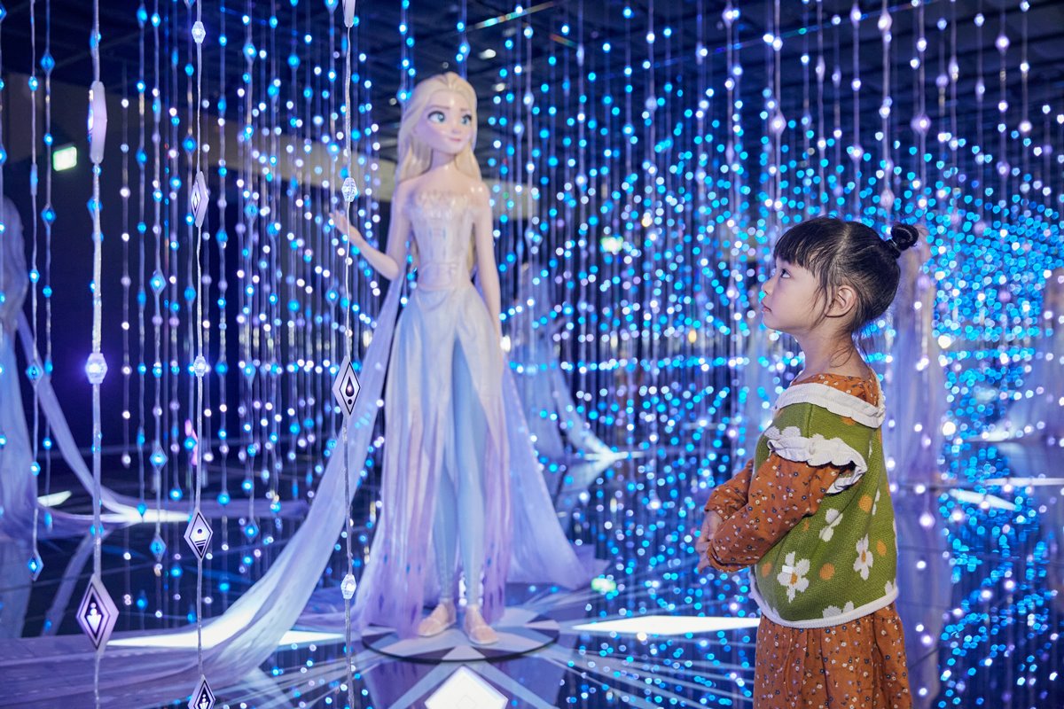 小公主們出發囉！迪士尼「FROZEN冰雪奇緣特展」登台，拍5公尺雪怪、1比1等身艾莎、安娜