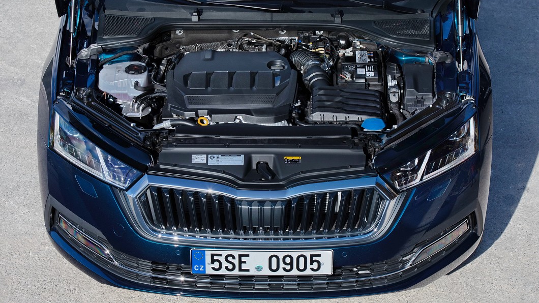 新世代Octavia首度導入48V Mild Hybrid輕油電動力選項。(圖片來源/ Škoda)