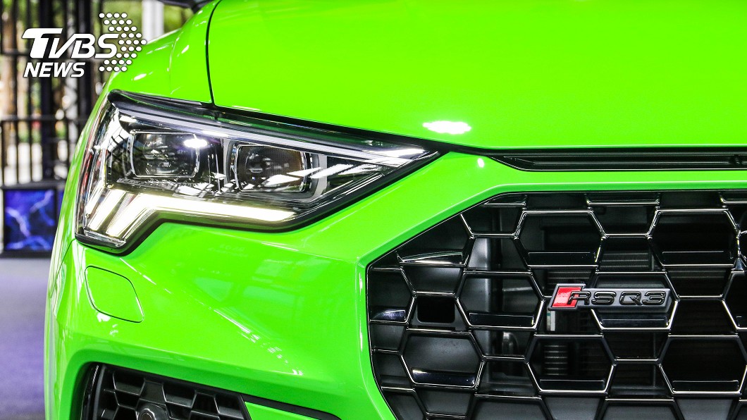 於Audi Roadshow現身之RS Q3 Sportback採用「競馳綠」車色。