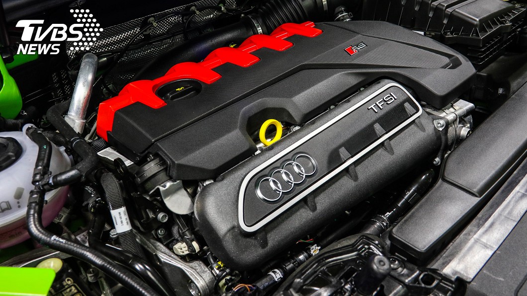 新世代RS 3 Sportback與RS 3 Sedan將以2.5升TFSI直列5缸汽油渦輪增壓引擎擔任動力心臟。(圖片來源/ TVBS)