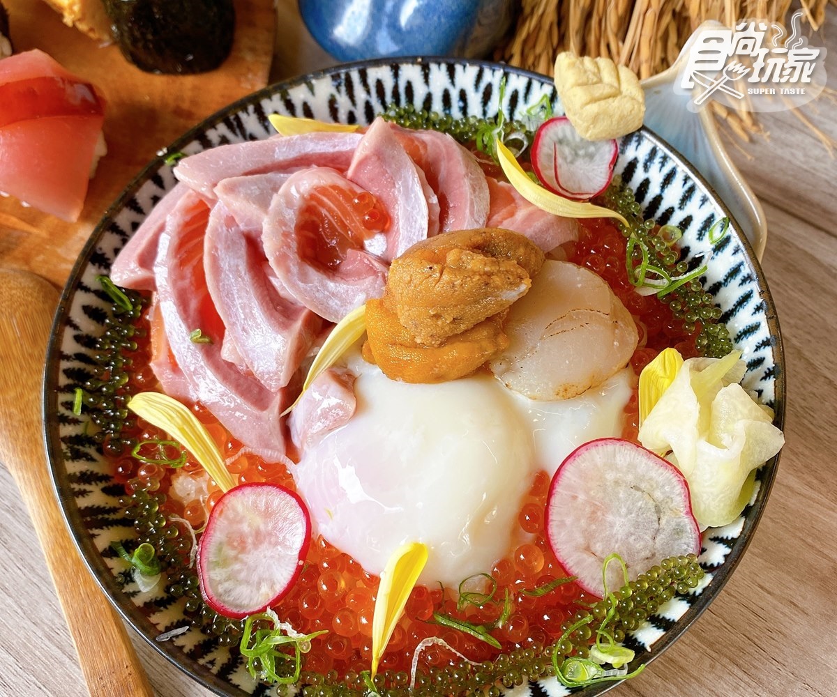 【新開店】IG暴紅打卡美食！「手毬壽司」一次吃到8種口味，「達摩丼飯」隨你加料