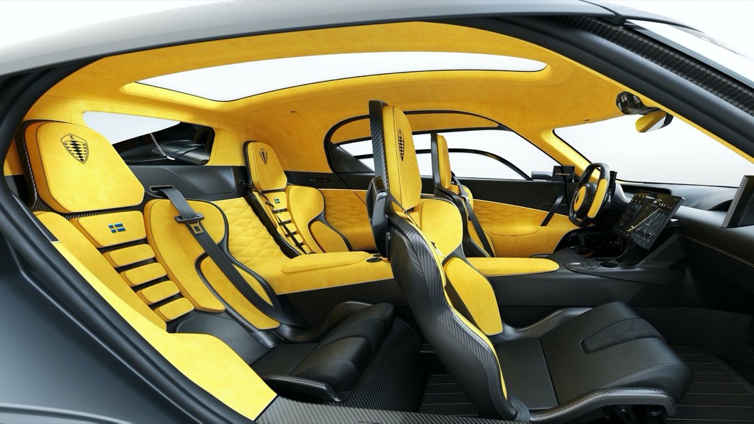 由於具備四座與長軸距設定，因此這款車也提供了在超跑上罕見的置物空間。(圖片來源/ Koenigsegg)