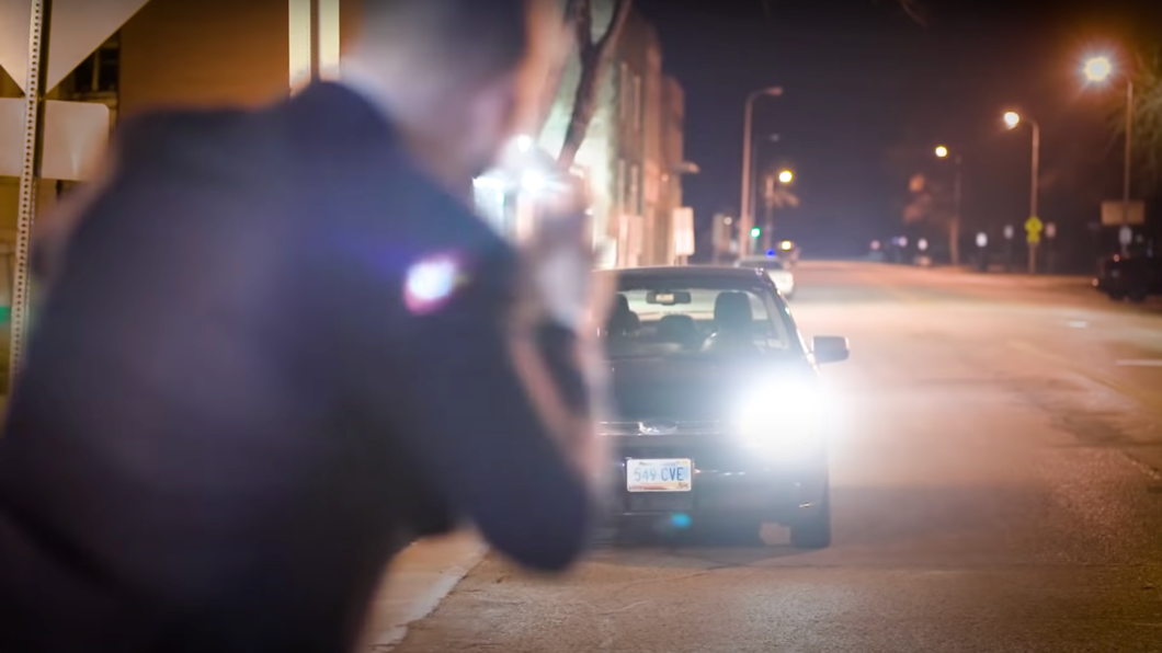 廣告情節敘述一位亡命之徒跌跌撞撞地在街頭遊蕩，隨後便駕駛著Ford Focus在夜裡狂奔。(圖片來源/ John Thomas Goerke)