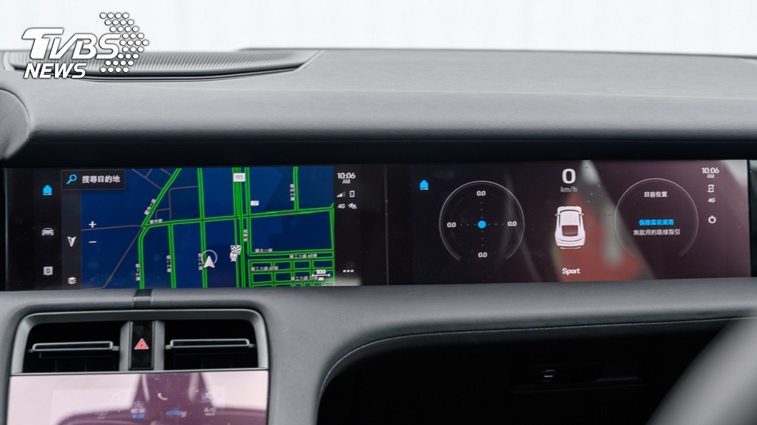 駕駛介面可以見到16.8吋液晶儀表板，搭配中控台與副駕駛座所選配的液晶螢幕，建構出極具未來感的駕駛座艙。