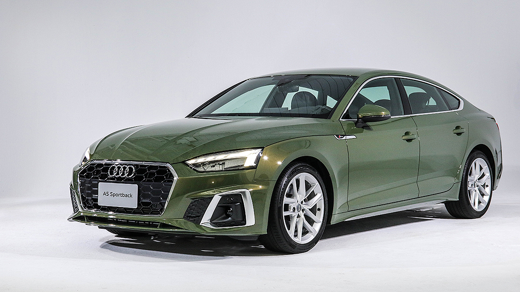 小改款A5 Sportback首度在臺灣亮相,確定農曆年前開始交車。 小改A5斜背轎跑確定年前開始交車 現享運動內裝套件優惠