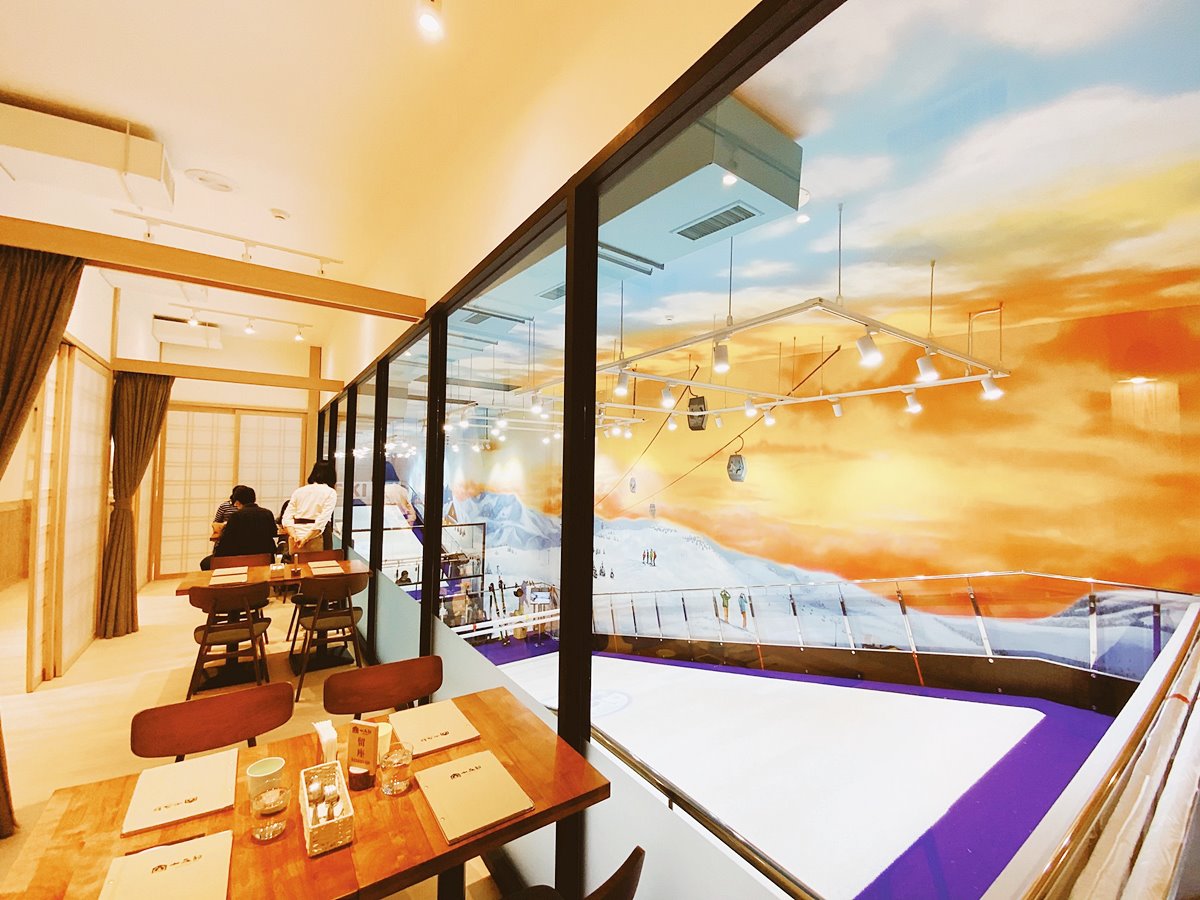朋友們滑雪啦！新竹最大「室內滑雪」俱樂部，還能在日式餐廳吃熟成咖哩