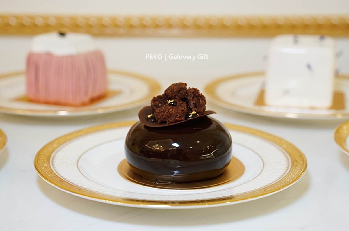 金光閃閃宮廷風法式甜點店！必吃「藍帶主廚」５款視覺系蛋糕：費歐娜、鏡面巧克力