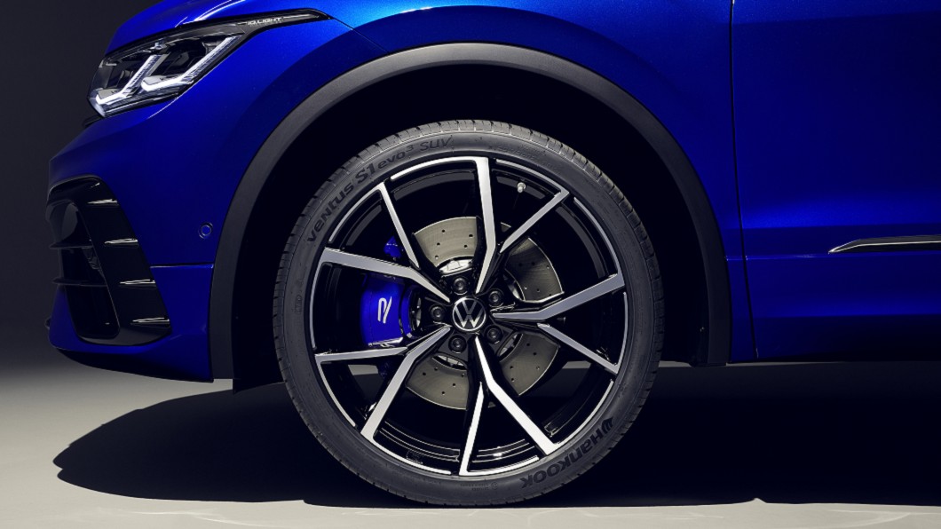 標配藍色煞車卡鉗與運動化煞車系統。(圖片來源/ Volkswagen)
