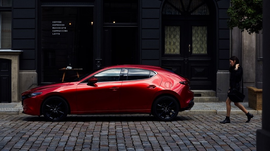 售價方面，Mazda3四門車型自79.9萬起，五門車型自84.9萬起，即日起展開接單。(圖片來源/ Mazda)