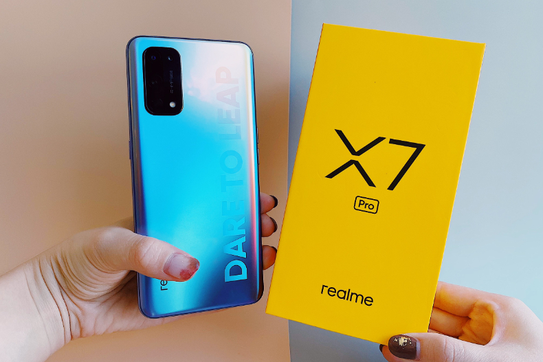 藍、粉、紫漸變折光紋理美瘋了！「realme X7 Pro夢幻機」開箱，萬元即享飆速5G