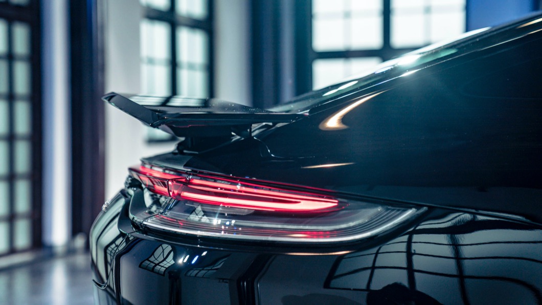 重新設計的LED尾燈創造出更勝以往的一體性。(圖片來源/ Porsche)