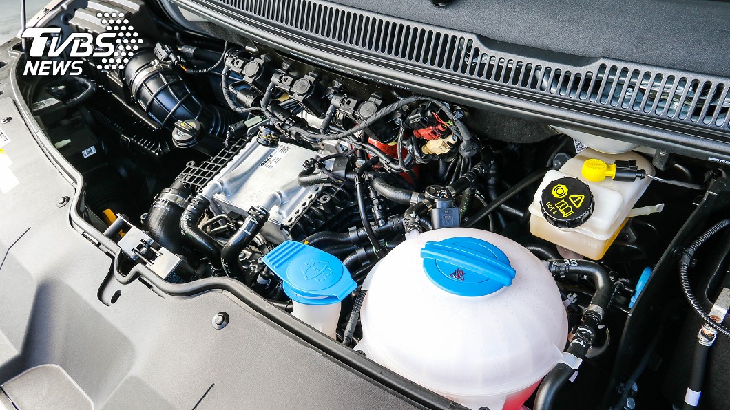 2.0 TDI雙渦輪增壓柴油引擎具有199匹馬力、45.9公斤米扭力輸出。
