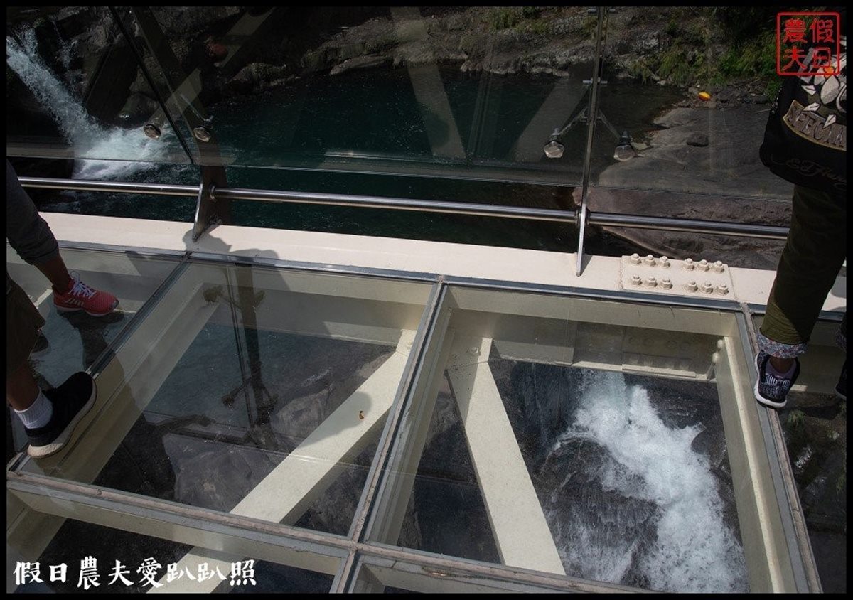 小烏來就這樣玩！透明天空步道賞溪谷美景，挑戰70公尺繩橋還能打卡絕美瀑布