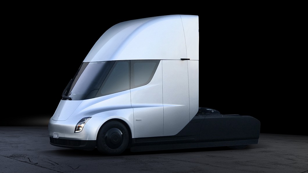 Semi電動拖車頭預計於2023年至2024年間開始穩定生產。(圖片來源/ Tesla)