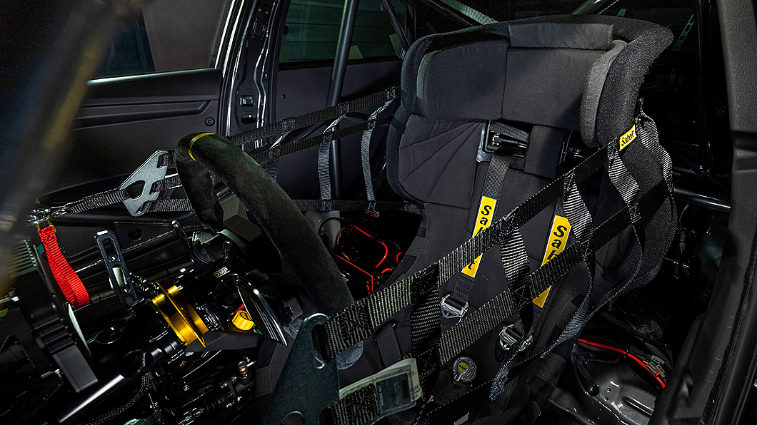 車內配有Audi開發的防護型桶型賽車座椅。(圖片來源/ Audi)